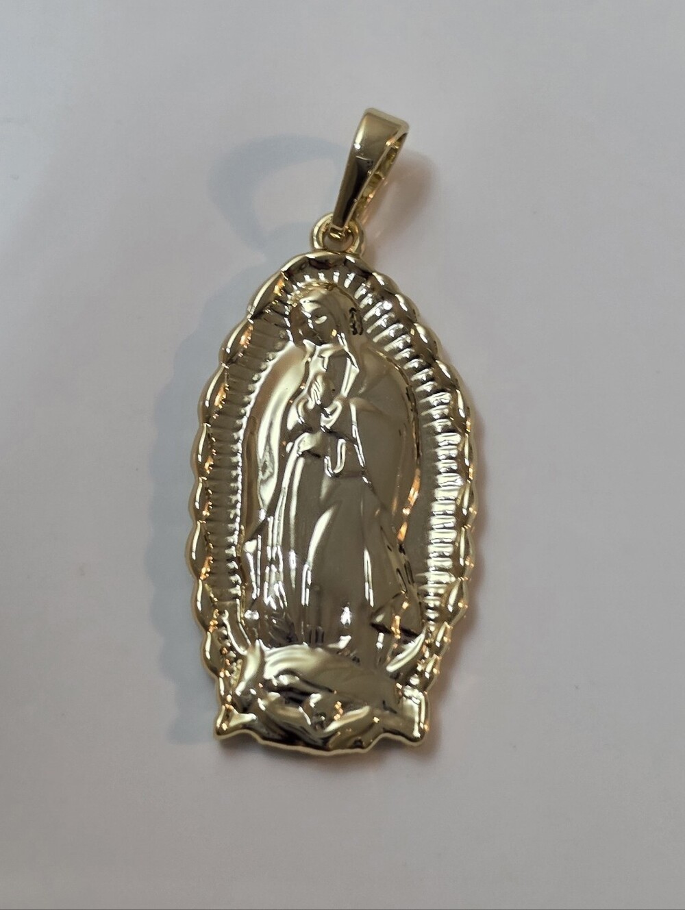 Maria Solid Pendant